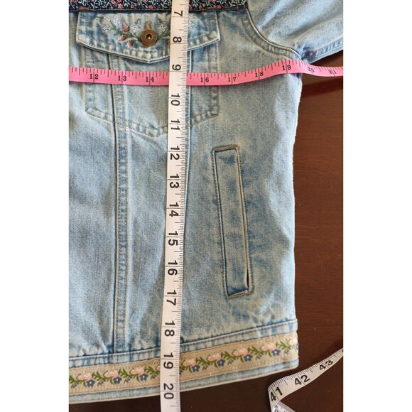 Vintage 90s Liz Claiborne Light Denim Jean Jacket Embroidered Floral Cottagecore - Picture 2 of 13